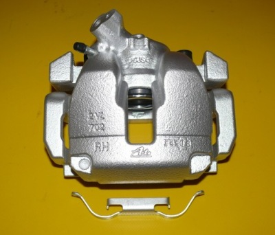 Супорт правий перед opel grandland x 304/28 17-21r фото №1