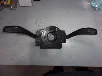 Перемикач комбінований стрічка vw polo iv 9n 6q0953503ad фото №1