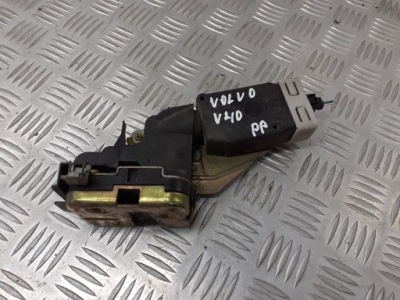 Замок двері правий перед volvo v40 2pin фото №1