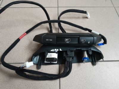 Kia niro ii 2022- панель usb 12v 180w зарядний пристрій фото №1