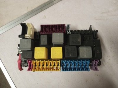 Mercedes 166 коробка запобіжників модуль корпус a1669068201 фото №1