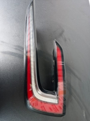 Tesla 3 рестайлінг  1691498-00 фара задня ліва led 23- фото №1