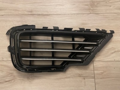 Touareg ii lift r line рамка решітка w бампер права перед 7p6853666g orygin фото №1