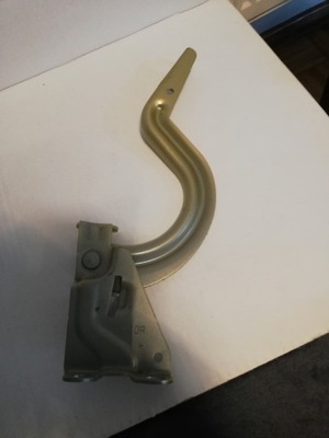 Петля капот лівий правий yaris cross 21- фото №1