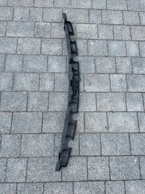 Напрямна бампера задня porsche macan фото №1