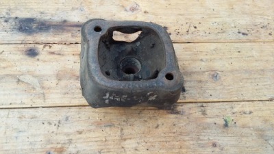 Подушка двигателя mercedes 123 1232415013 фото №1