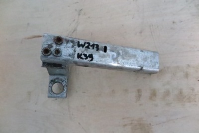 Mercedes w213 кронштейн зона деформации кронштейн правое фото №1