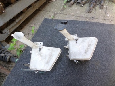 Toyota yaris ii 06-12 бак омивача japoni фото №1