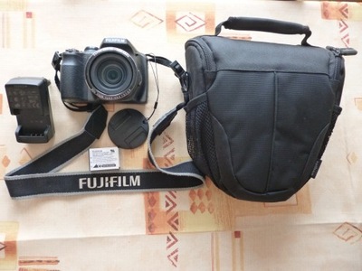 Fujifilm FinePix SL300 30*zoom w b. dobrym stanie