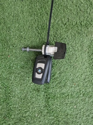 Вкладка замка з ключами bmw 3 f30 f31 фото №1