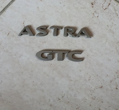 OPEL ASTRA GTC emblemat znaczek logo 13367386