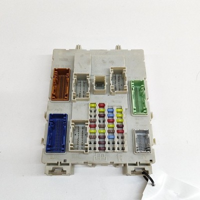 Ford transit - tourneo connect 2018 рамка / модуль предохранителей фото №1