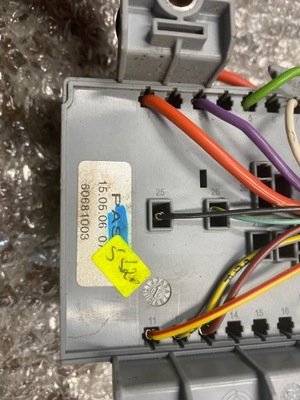 Коробка запобіжників alfa romeo оригінальний номер 60681003 фото №1