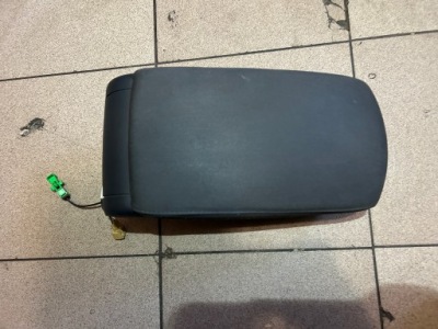 Подлокотник материал pod телефон audi a6 c6 фото №1