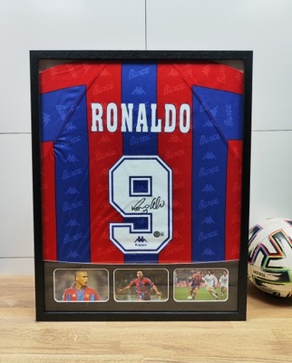 Ronaldo, FC Barcelona - koszulka z autografem w ramie (zag)