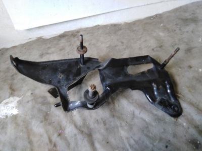 Mercedes r w251 кронштейн компресор airmatic підвіска фото №1