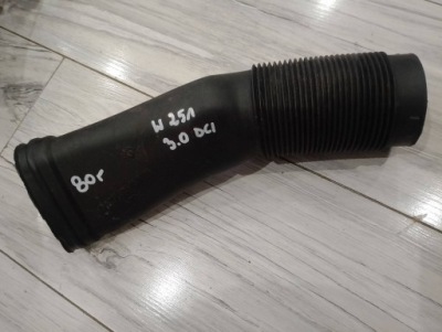 Повітрозабірник повітря лівий mercedes w251 3.0 cdi a2515051561 фото №1