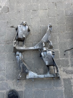 Кронштейн подрамник l+r porsche 718 982 98133115106 206 фото №1