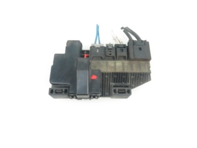 Коробка запобіжників suzuki grand vitara ii фото №1