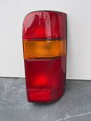 Toyota hiace права лампа задня фото №1