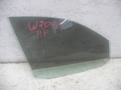 Скло дверей правий перед mercedes w204 седан фото №1