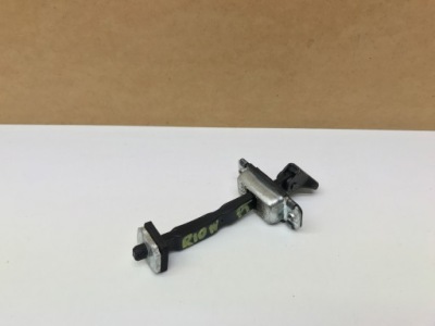 Kia rio iv 4 обмежувач двері правий задня фото №1