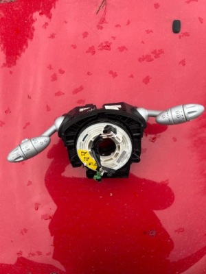 Перемикач під  кермо  mini cooper r56 оригінал r50 r52 r53 ціла фото №1