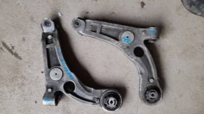 Jeep cherokee kl важіль передній правий фото №1