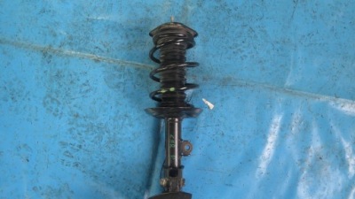 Амортизатор пружина перед правый toyota chr c-hr фото №1