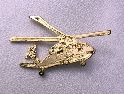 Black Hawk UH-60 Sikorsky śmigłowiec pins wpinka złota