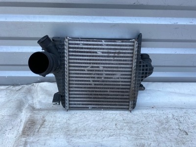 Audi q7 q8 4m0145803bp интеркулер cayenne фото №1