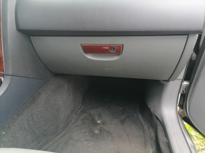 Бардачок пасажира chrysler 300c фото №1