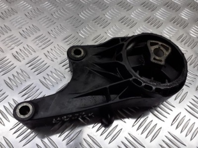 Кронштейн подушка opel astra j 1.6 cdti 13248600 фото №1