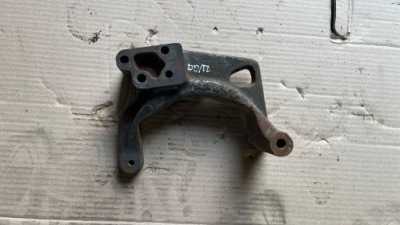 Кронштейн генератора deutz 04284625ry фото №1