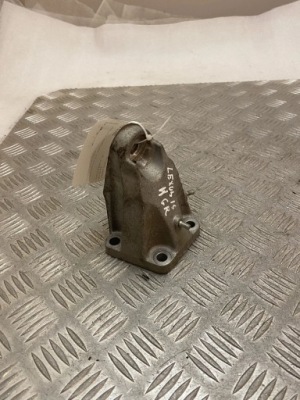 Lexus is iii xe30 2015 кронштейн / кронштейн двигателя 10060 фото №1