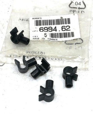 Клипса клипсы кронштейн трубопровод peugeot 306 5 szt комплект  699462 oe! фото №1