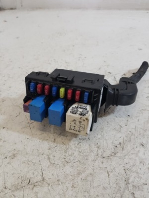 Коробка запобіжників kia ceed 91951-0q000 фото №1