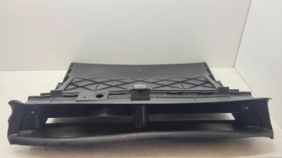 Нижня решітка бампера передній tesla model s 158821000b фото №1