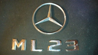 EMBLEMAT ZNACZEK NAPIS MERCEDES ML 32