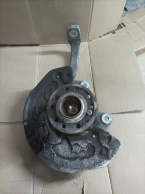 Mercedes w205 c-klasa поворотний кулак лівий перед ліва передня фото №1