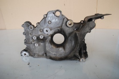 Корпус захист вала audi a8 d2 4.2 077103153h фото №1