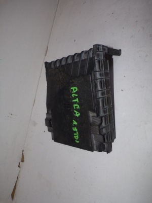 Кришка коробка запобіжників seat altea 1.9 tdi фото №1