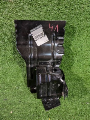 Кронштейн кронштейн лампи правий dacia duster ii nr.41 фото №1