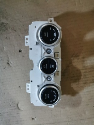 Панель обдув кондиціонера th10 e6a mazda 6 фото №1