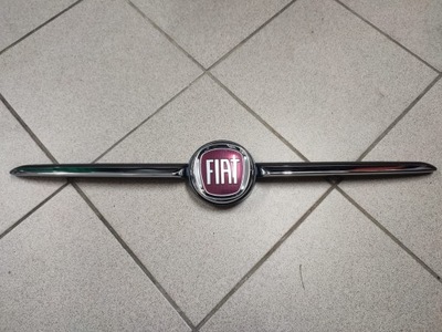 Fiat 500 Lifting 15 - atrapa grill emblemat