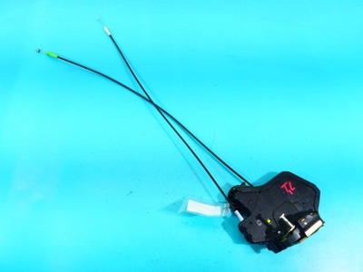 Замок задняя левый 2 pin corolla verso i 01-04 фото №1