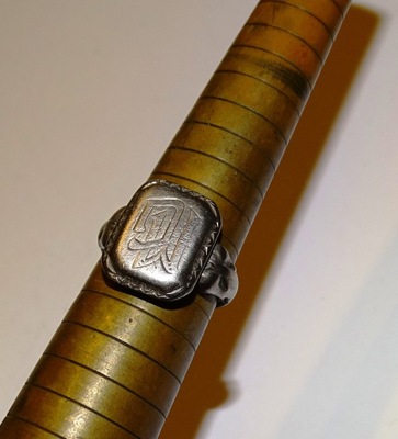 Pierścionek sygnet stary przedwojenny z monogramem MG GM srebro