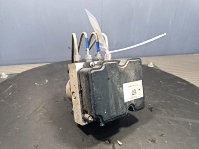 Tesla model 3 насос abs 1044745-00-b фото №1