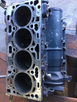 Блок двигуна audi 2.0tdi cnh 03n023a фото №1