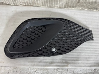 Mercedes gla w247 права решітка бампера фото №1